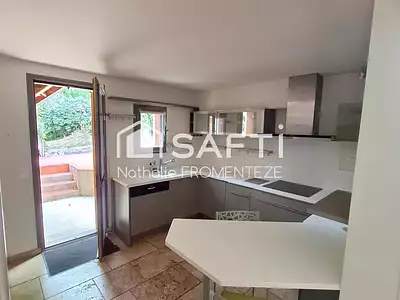 Maison, 220 m²