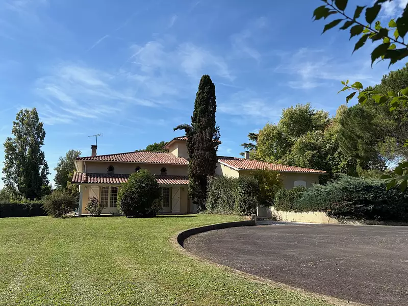Maison, 169 m²