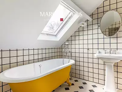 Maison, 305 m²