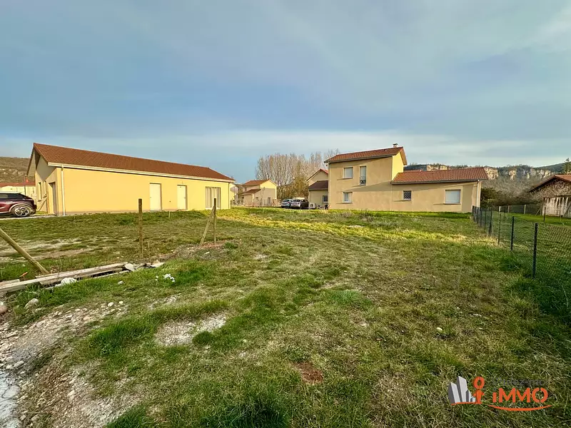 Terrain, 409 m²