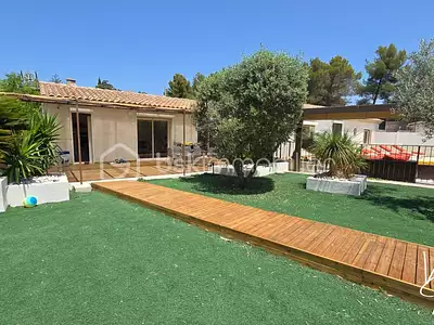 Maison, 243 m²