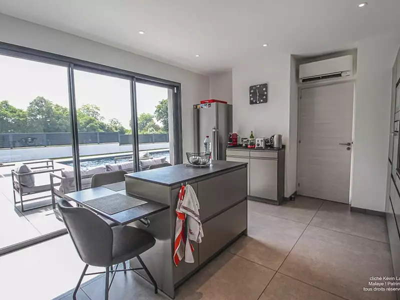Maison, 157 m²