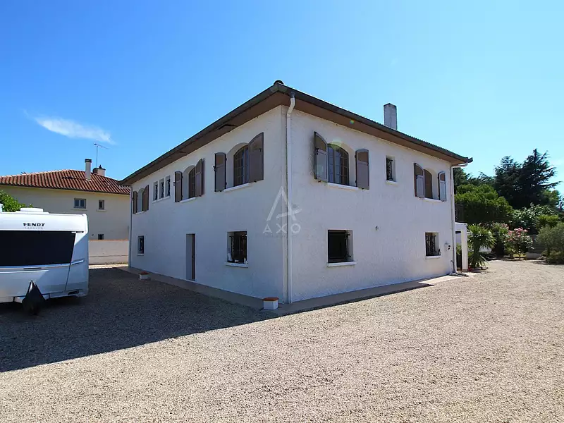 Maison, 256 m²
