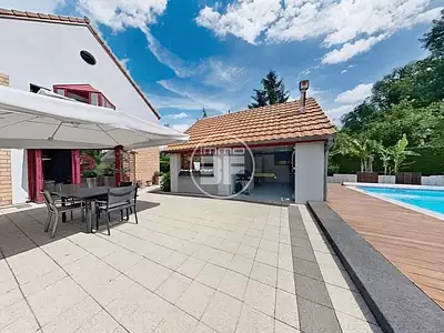 Maison, 196 m²