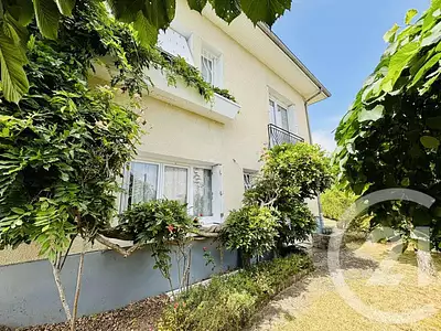 Maison, 196 m²