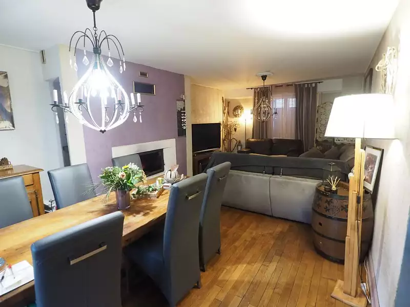 Maison, 215 m²