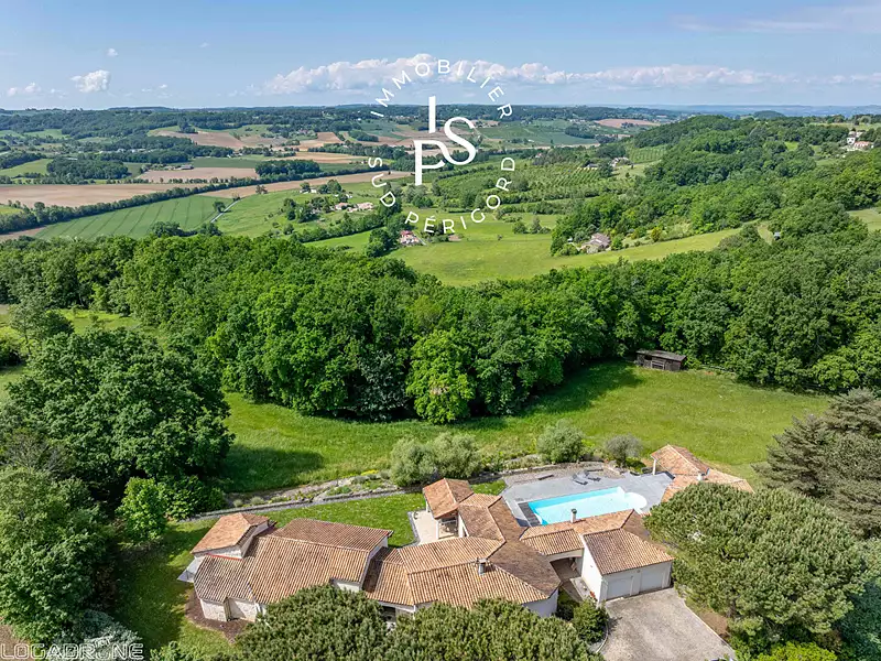 Maison, 242 m²