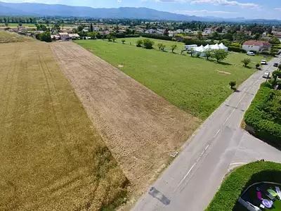 Terrain, 373 m²