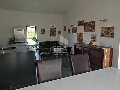 Maison, 166 m²