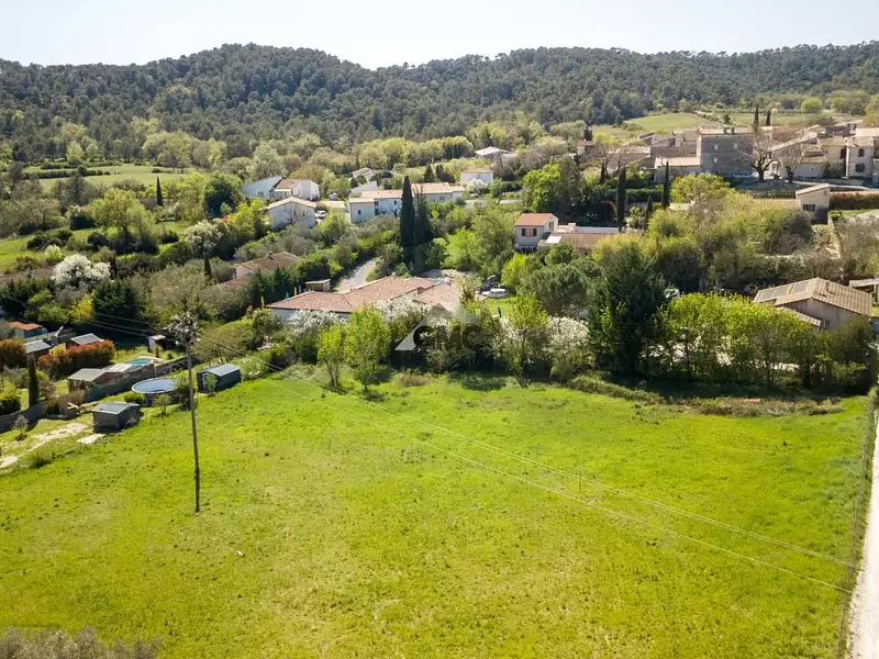Terrain, 1 018 m²