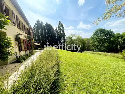 Maison, 225 m²