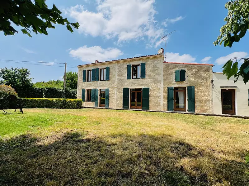 Maison, 255 m²