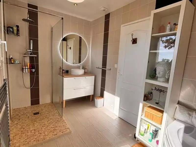 Maison, 215 m²