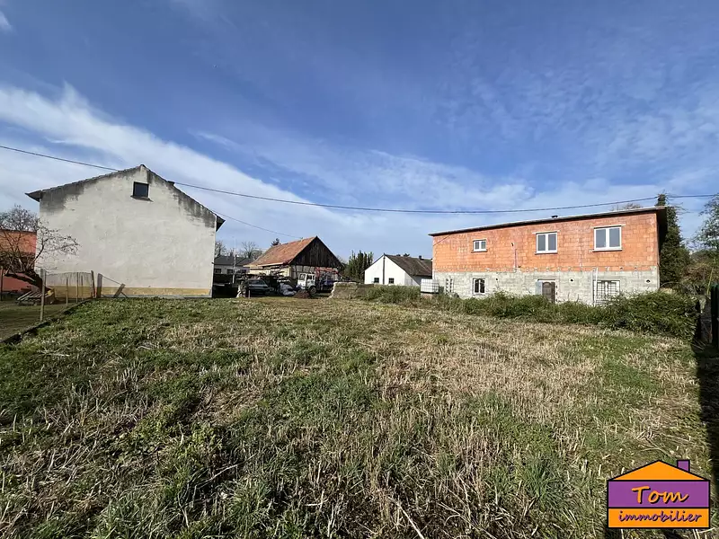 Terrain, 713 m²