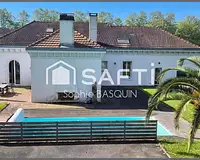 Maison, 275 m²
