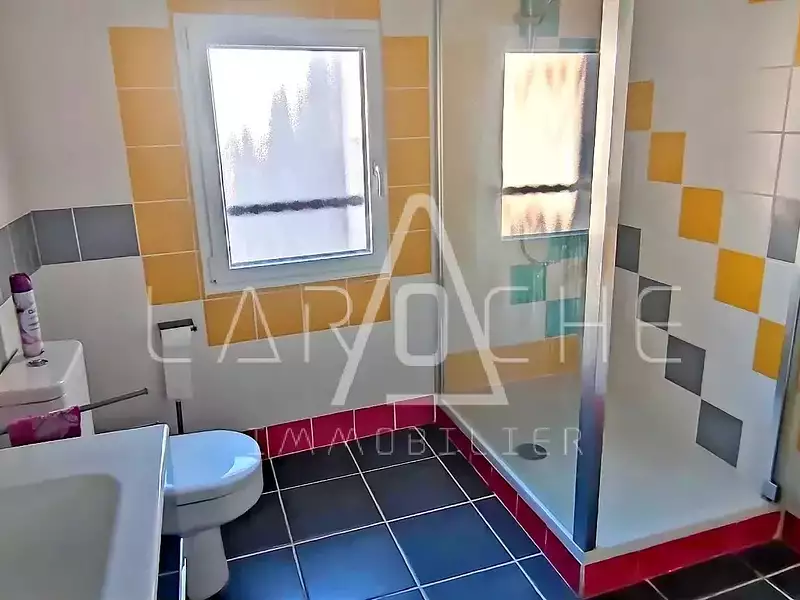 Maison, 221 m²