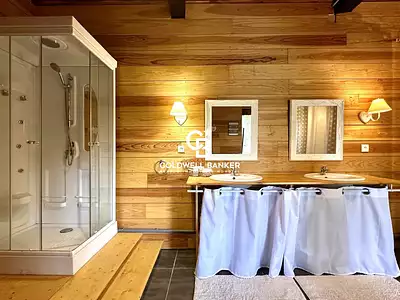 Maison, 250 m²