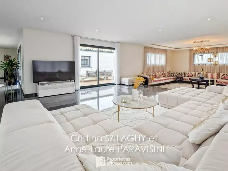 Maison, 285 m²