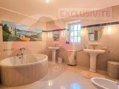 Maison, 325 m²