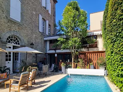 Maison, 825 m²