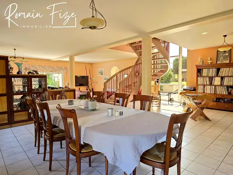 Maison, 300 m²