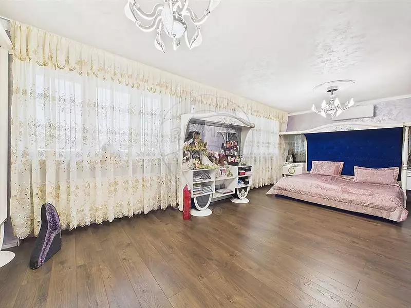 Maison, 255 m²