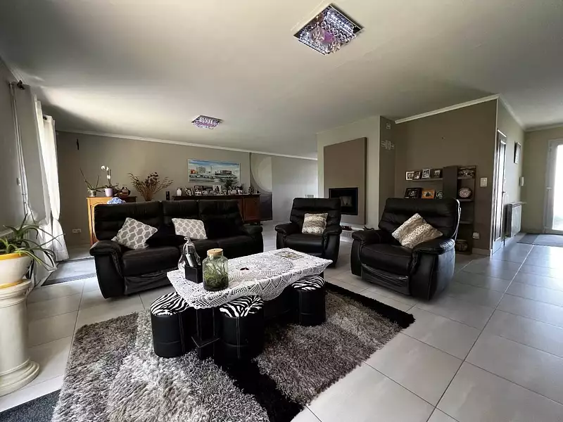 Maison, 168 m²