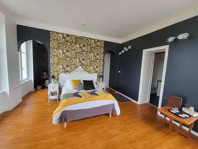 Maison, 1 700 m²