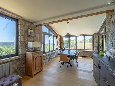 Maison, 166 m²