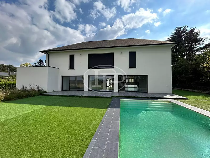 Maison, 375 m²