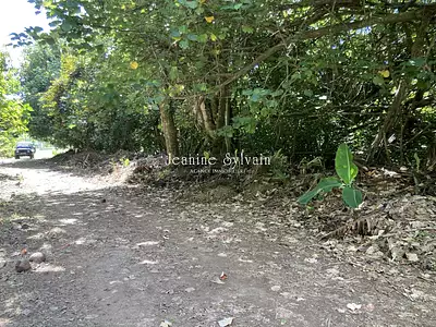 Terrain, 700 m²