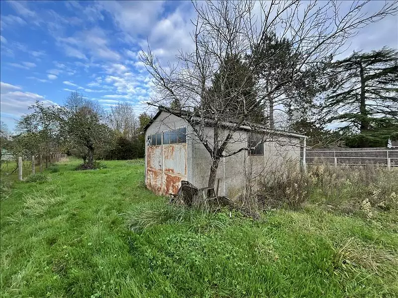 Terrain, 2 004 m²