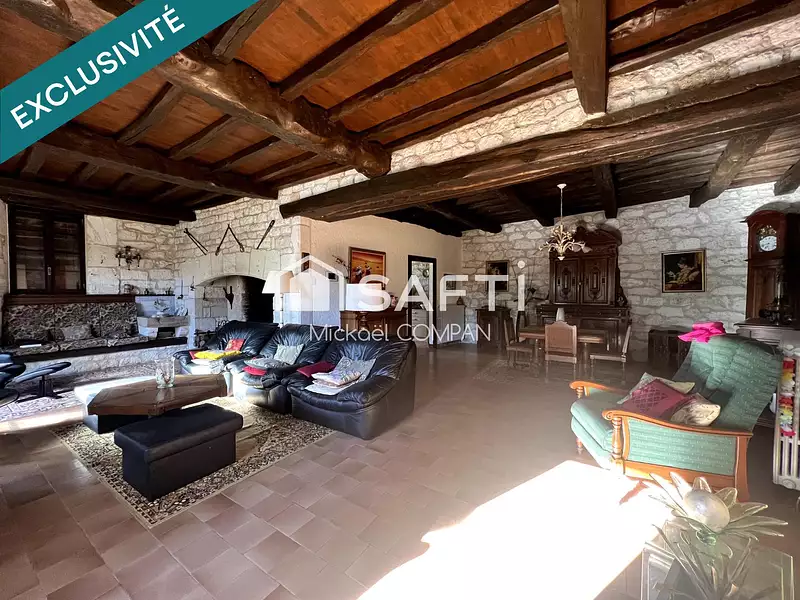 Maison, 240 m²