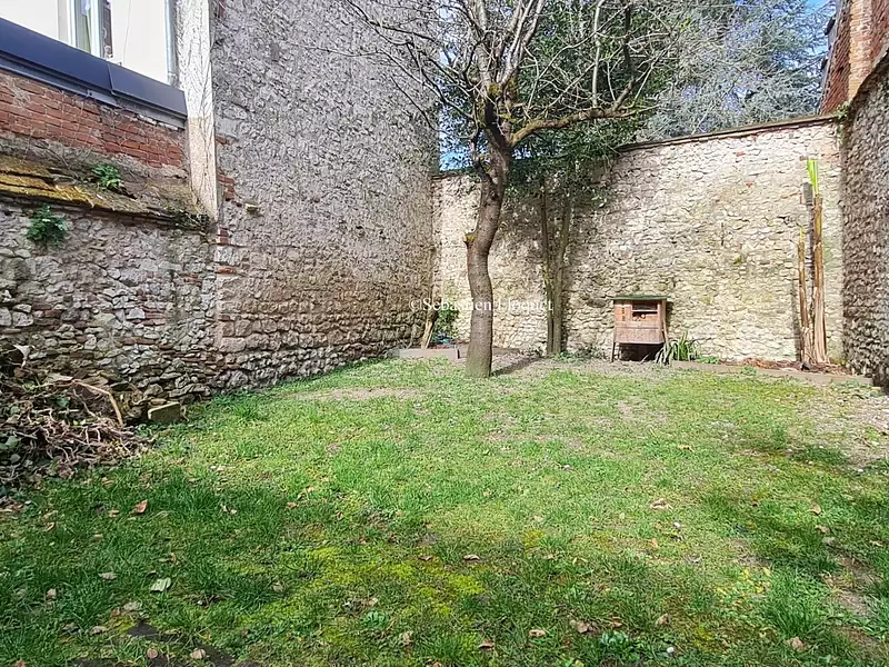 Immeuble, 140 m²