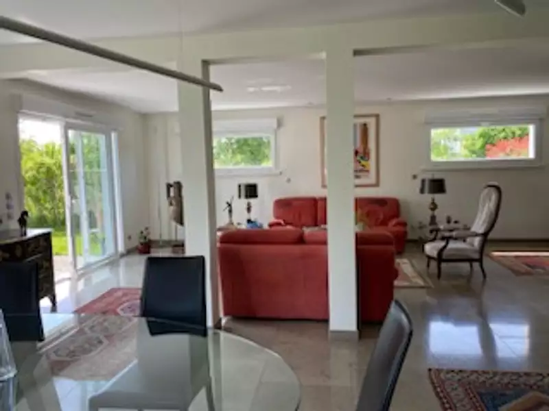Maison, 220 m²