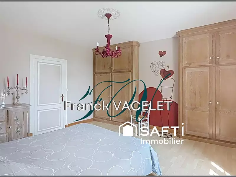 Maison, 260 m²