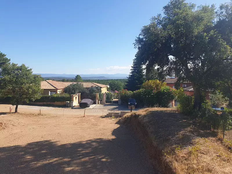 Terrain, 652 m²