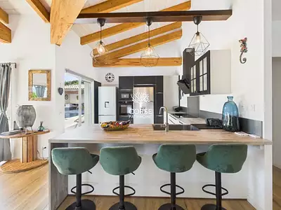 Maison, 325 m²