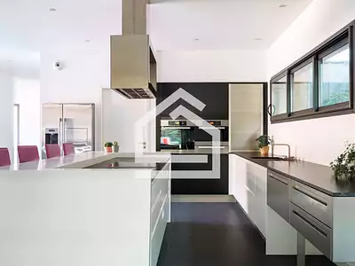 Maison, 250 m²