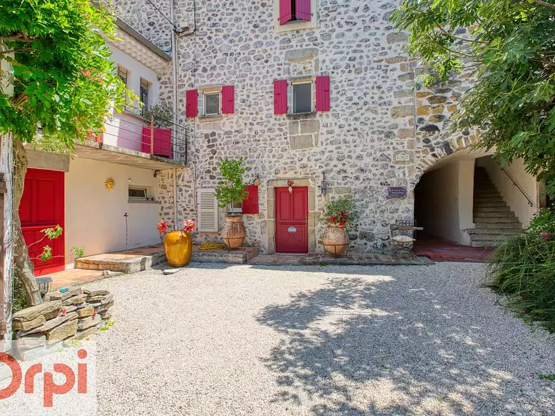 Maison, 243 m²