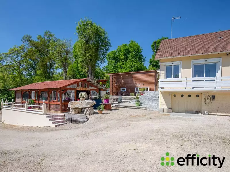 Maison, 246 m²