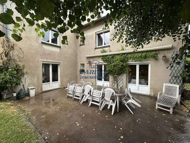 Maison, 305,89 m²