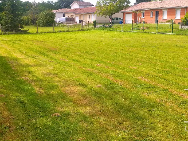 Terrain, 724 m²