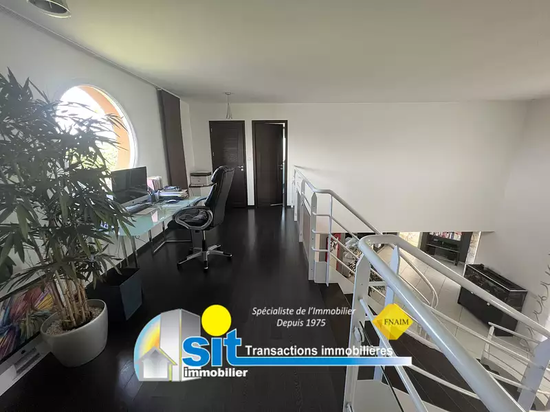 Maison, 300 m²