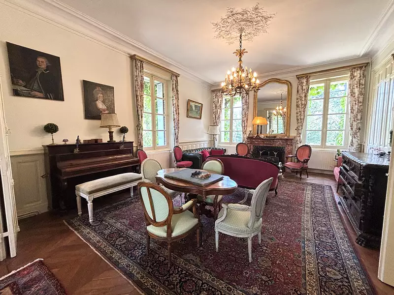 Maison, 329,9 m²