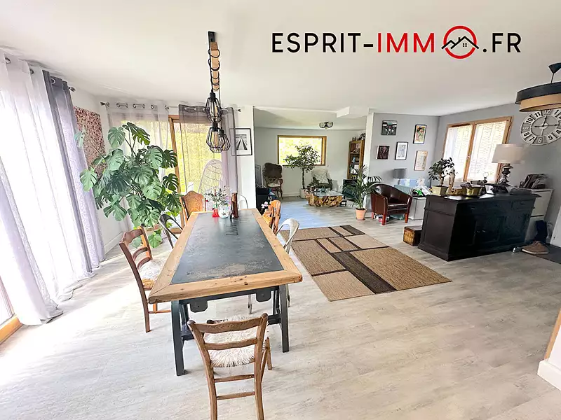 Maison, 141 m²