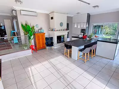 Maison, 257 m²