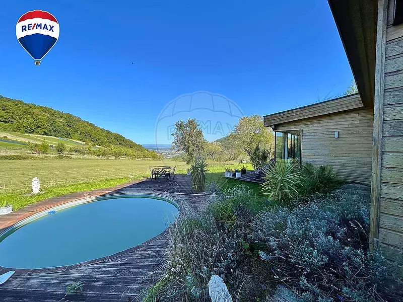 Maison, 240 m²