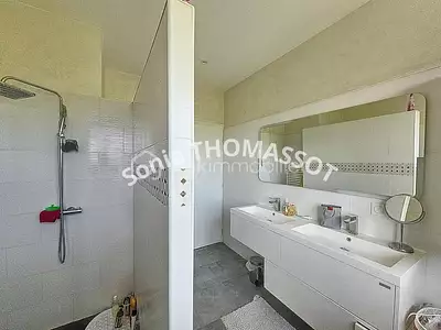Maison, 220 m²