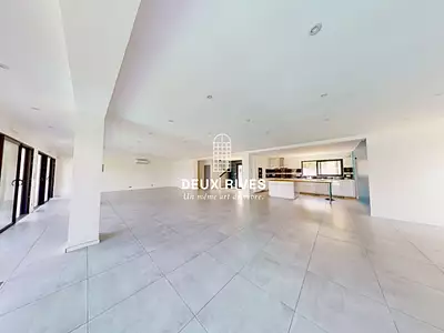 Maison, 350 m²